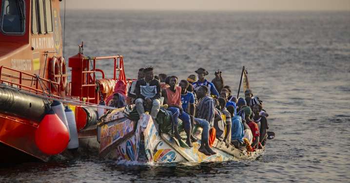 Sólo 30 menores inmigrantes han salido de Canarias, que sigue tutelando en solitario a más de 5.000