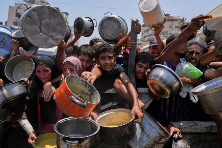 Sheinbaum abre la puerta para que México reciba a niños huérfanos de Gaza