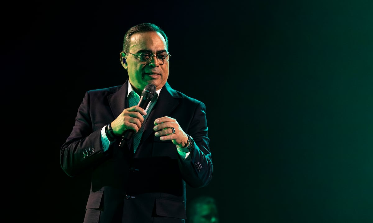 Gilbertito Santa Rosa anuncia concierto en el Choliseo