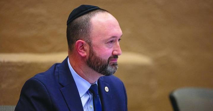 Turbulent start for rookie councilman