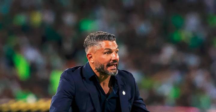 ¿Debe seguir Javier Gandolfi en Atlético Nacional tras la eliminación en la Libertadores?