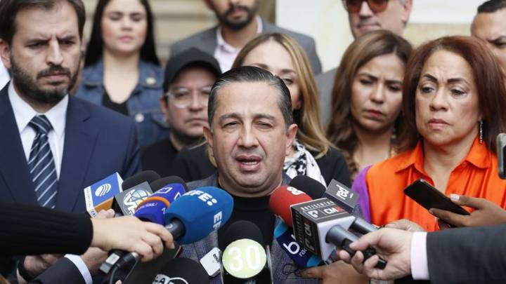 Nuevo atentado contra un político en Colombia, ahora el blanco era el congresista Julio César Triana