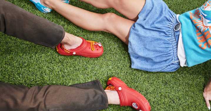 NFL, Crocs kicking off a multi-year licensing deal starting this season