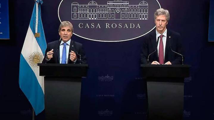 El Gobierno intervino por casi US$ 2.000 millones en el mercado de futuros para domar el dólar