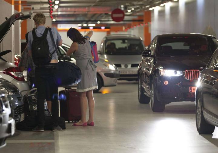 Más de 200 usuarios denuncian robos, atracos y falta de limpieza y mantenimiento en el parking de La Concha