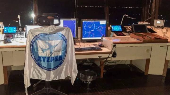 Gobierno y controladores aéreos llegaron a un acuerdo y levantaron la medida de fuerza
