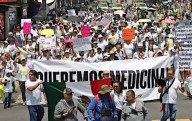 Protestan por desabasto de medicinas