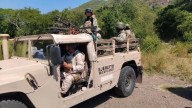 Ejército asegura vehículo robado con municiones en el poblado Ejido Los Algodones, Culiacán