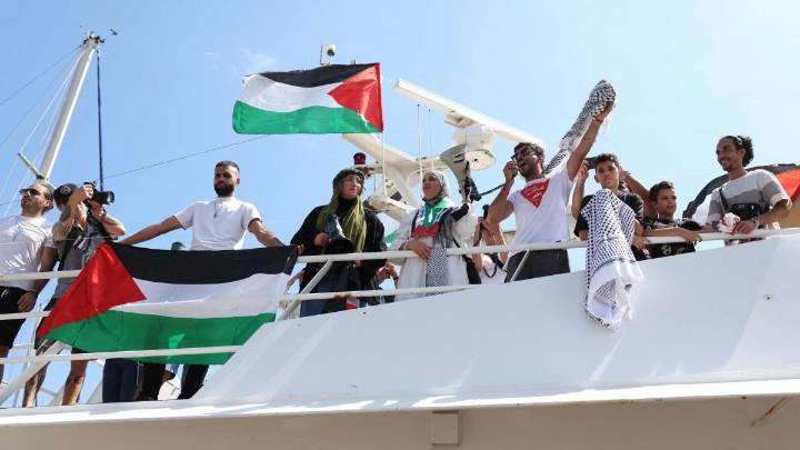 Barcelona despide a la flotilla que intentará romper el bloqueo de Gaza