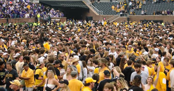 Mizzou warns against rushing field at football games
