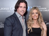 Denise Richards se quebró ante los detalles de su escandaloso divorcio y redobló la batalla legal con Aaron Phypers