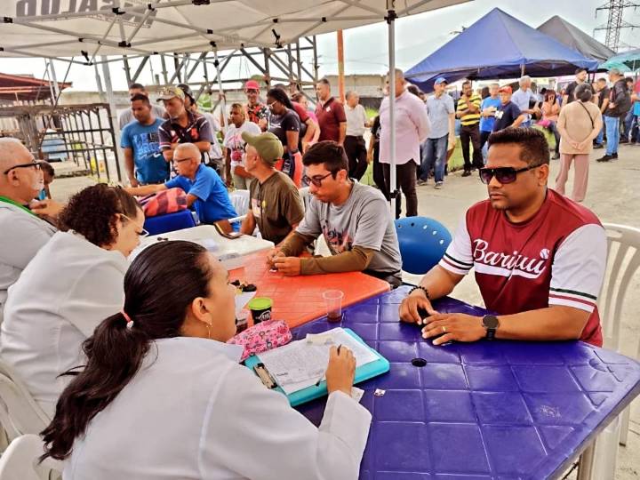 La Voz de Los Tacariguas y 0800 Bigote llevan salud integral a guayenses