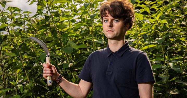 Gardener arrested by armed police for carrying trowel home from allotment