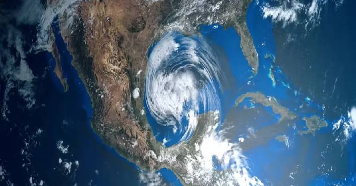 Alcanza huracán Erin categoría cinco y amenaza a islas del Caribe