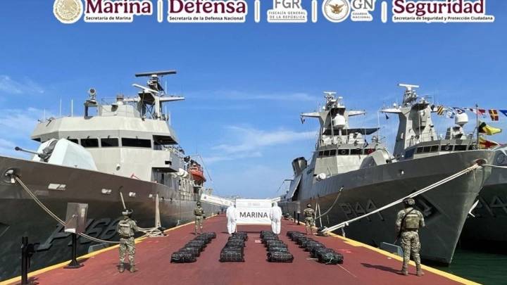 Decomisan 900 kilos de cocaína en costas de Guerrero; suman 46 toneladas en altamar: Harfuch