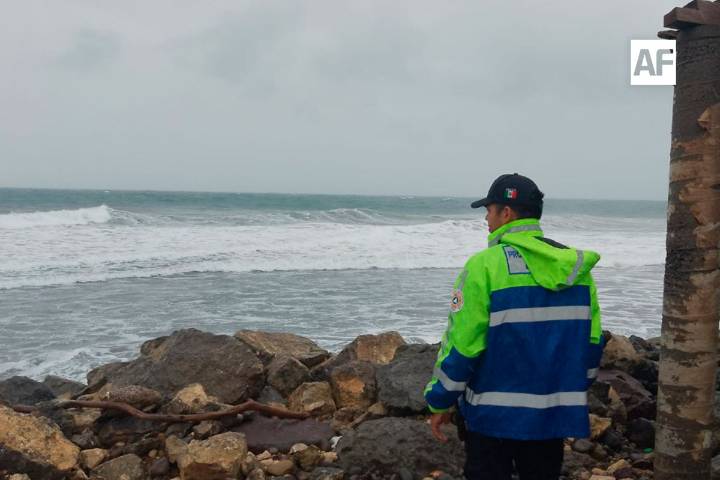 Aunque ‘Ivo’ se alejó de Colima, UEPC pide estar alertas a lluvias de la temporada
