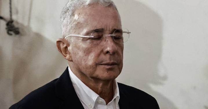 Expresidente Álvaro Uribe recibe condena por soborno y fraude en Colombia