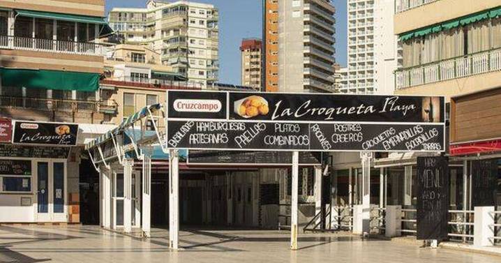 Tourist hotspot 'absolute ghost town' as holiday makers left fuming