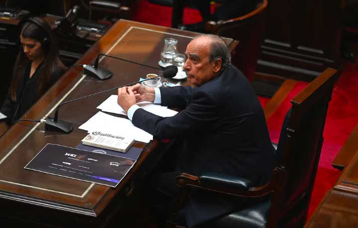 Francos expone en Diputados bajo presión por las denuncias de corrupción en la ANDIS y la crisis del fentanilo