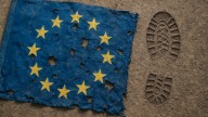 Político francés: "Europa quedó fuera de la historia pagando muy caro su ceguera"