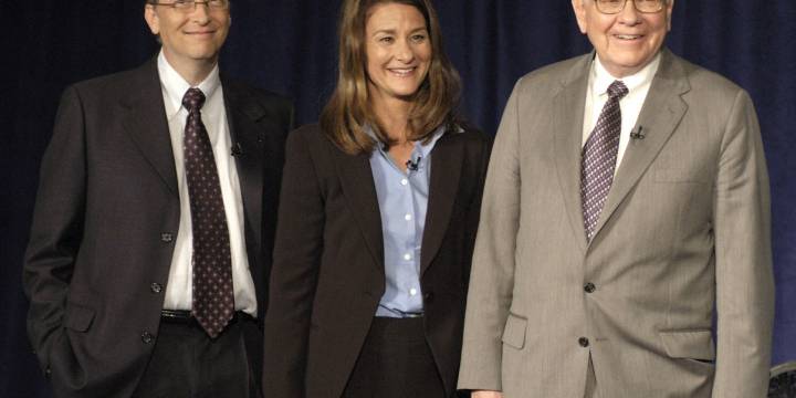 Bill Gates and Warren Buffett's Giving Pledge after 15 years: Only 9 of the 256 billionaires actually followed through on giving away half their wealth