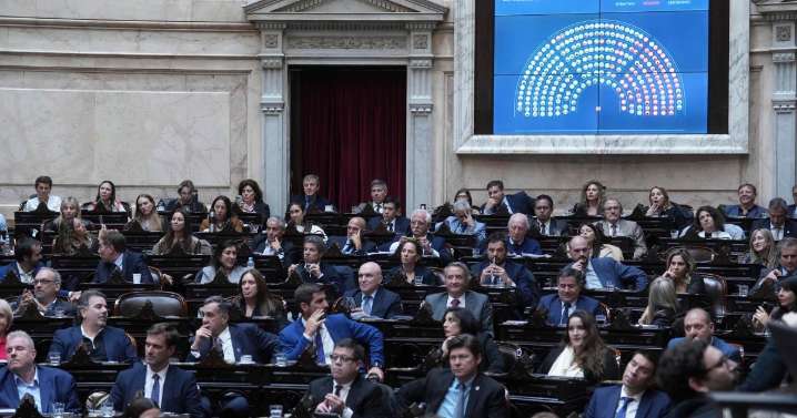 El oficialismo logró sostener el veto al aumento jubilatorio: cómo fue la jugada en medio de denuncias de aprietes