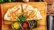 Quesadillas de pollo y queso: un plato reconfortante con alto contenido en proteínas