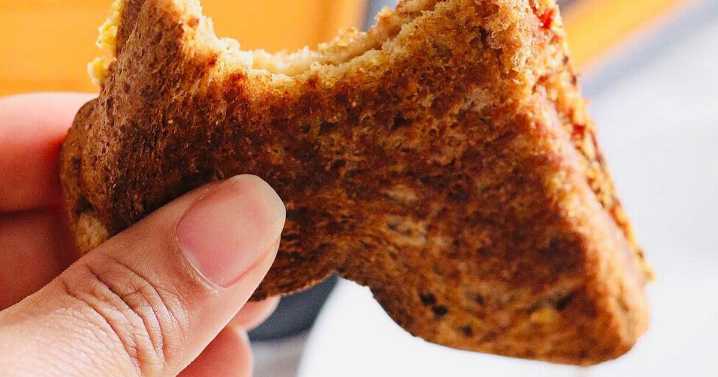 Shoppers 'ditch' toastie makers for £1 gadget that makes them in the microwave