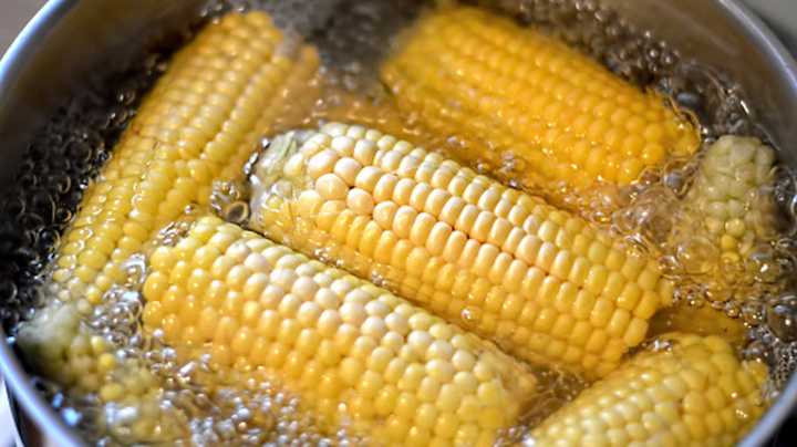 Want More Flavorful Corn? Add These 2 Pantry Staples To Your Boiling Water