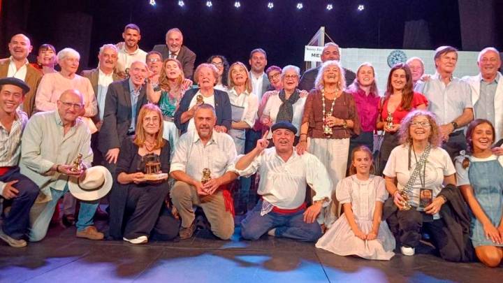 Los premios "Aurora" de teatro costumbrista, muy repartidos en Candás: estos fueron los galardonados