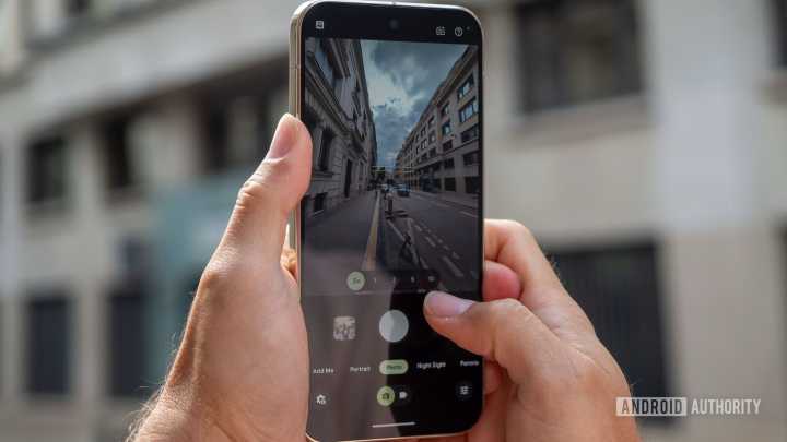 Google Pixel 10 vs Samsung Galaxy S25: The choice is clear for me