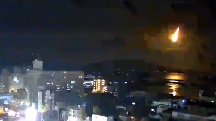 Bola de fuego cruza el cielo de Japón