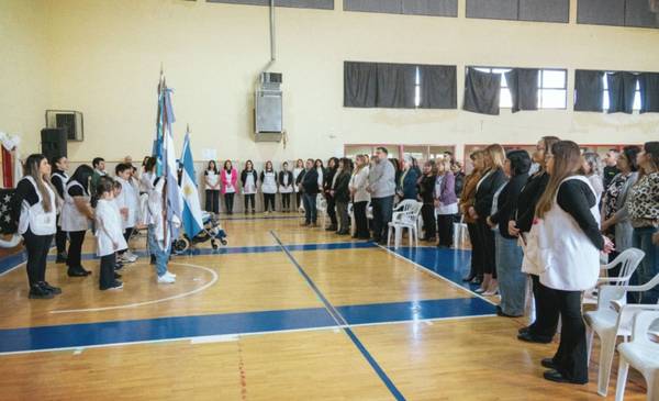 Emotiva celebración por los 30 años de la Escuela 552