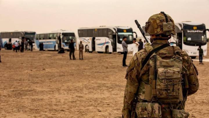 Las tropas de EEUU inician la retirada de su principal base militar en Irak
