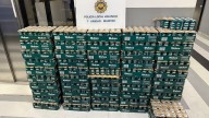 Detienen a un hombre con un "almacén clandestino" de 5.000 latas en condiciones extremas: "Cucarachas y hormigas"