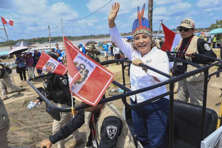 Boluarte asevera que isla reclamada por Petro es tan peruana "como la papa y Machu Picchu"