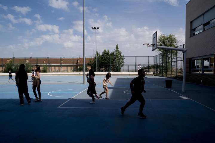 Zaragoza adapta cinco patios escolares este año con 250.000 euros de inversión municipal