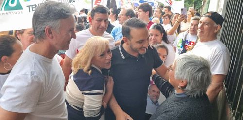 Caminata de los candidatos de Vamos Corrientes en el Víctor Colas