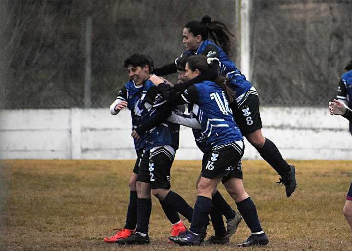 Fútbol Femenino: Libertad y Morea lideran el Clausura