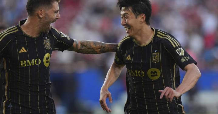 Son debuta con gol y LAFC empata en Dallas; Galaxy golea a Colorado