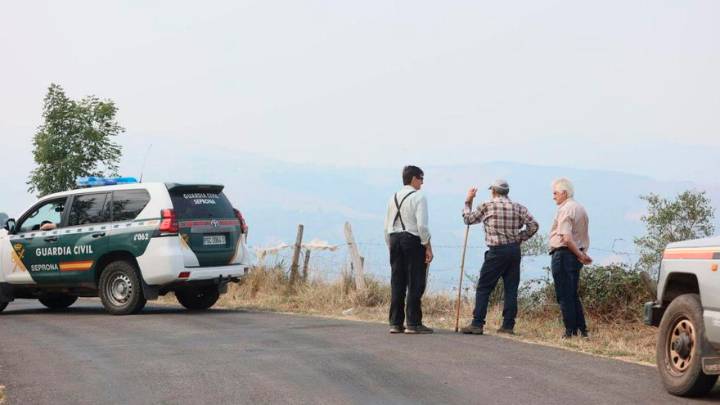 Las historias de los vecinos que no podían entrar en sus pueblos y se lanzaron a ayudar: "El fuego entró hasta las cuadras"
