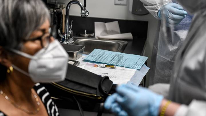 Vacunación contra COVID 19 está en riesgo por nuevas políticas
