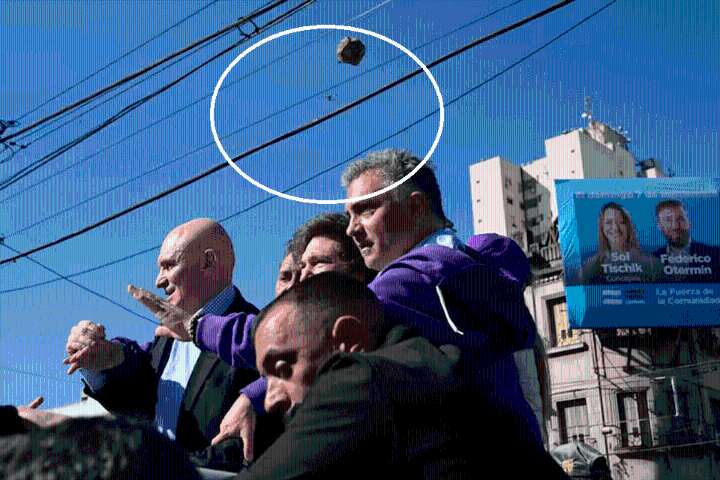 Atacaron a piedrazos a Milei durante una caravana en Lomas de Zamora