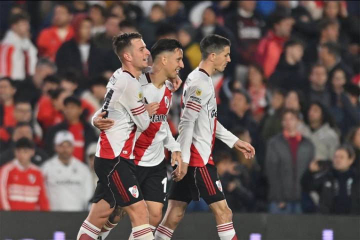 River goleó a Godoy Cruz en un partidazo y lidera su zona: video del 4