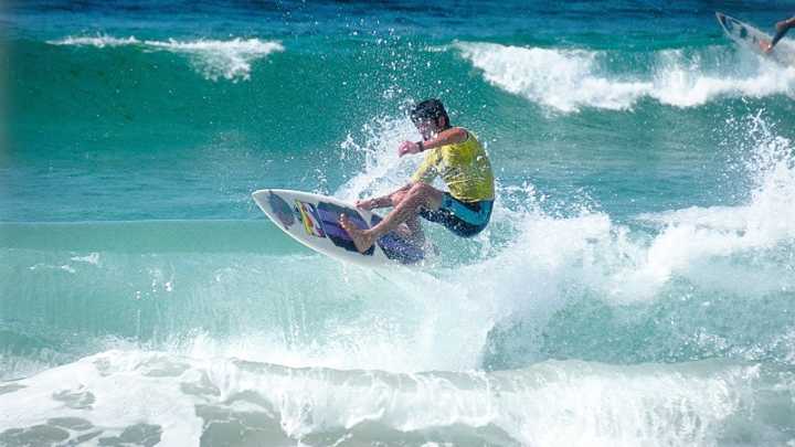 Esta es la meca gallega del surf que conquista al mundo cada verano