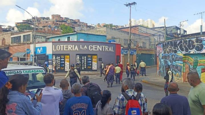 Adolescente y su abuela mueren electrocutadas por un cable de alta tensión desprendido en Baruta