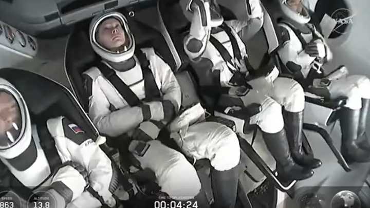 Ameriza en California la misión Crew-10 de SpaceX y la NASA tras casi cinco meses en la Estación Espacial Internacional