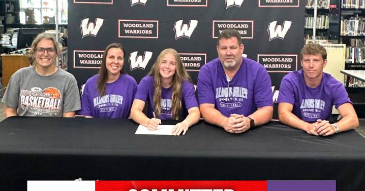 Woodland’s Ella Derossett signs to suit up for Illinois Valley