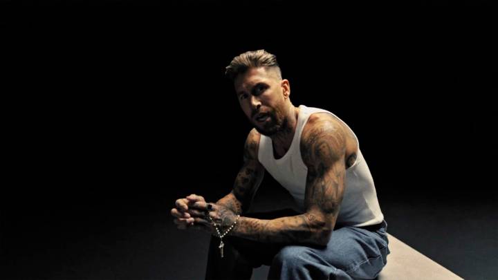 Sergio Ramos se pasa a la música y enamora al madridismo con su primera canción en solitario: 'Cibeles'