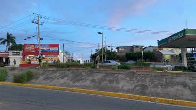 Gatilleros interceptan a un hombre y muere en el interior del vehículo en la Buenos Aires en Culiac…